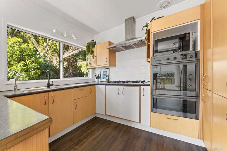 74 Rayner Road Piha_9