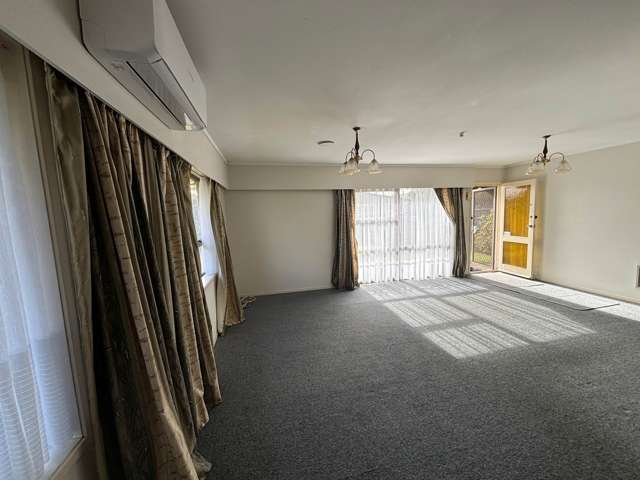 5b Hedge Row Sunnyhills_4