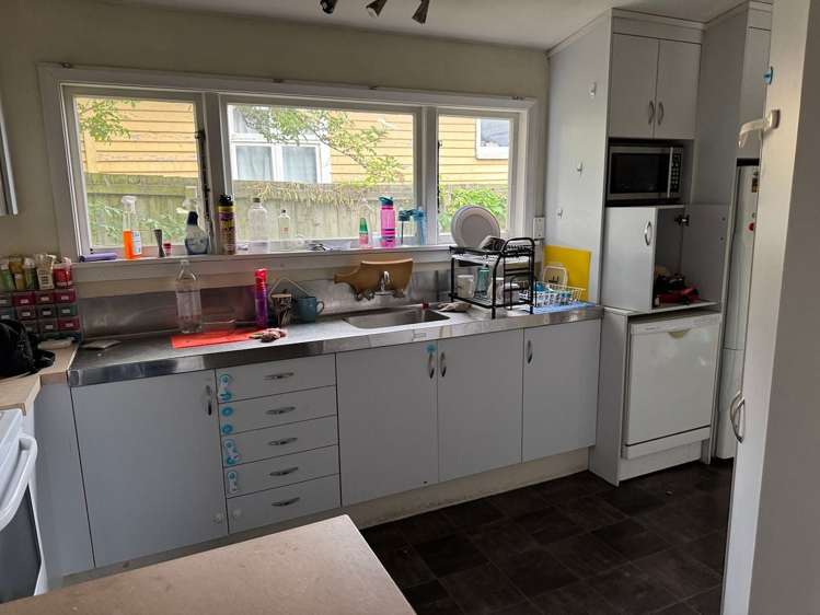 6 Wildberry Street Woolston_2