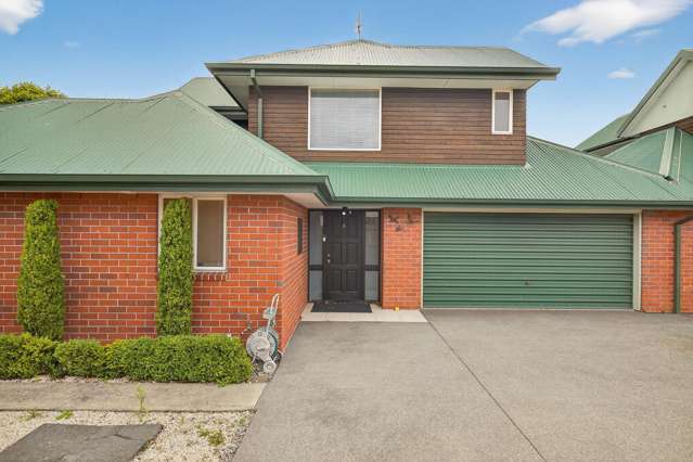 Space, Comfort & Central Convenience!