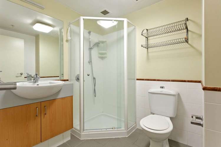 2c/2 Eden Crescent Auckland Central_8