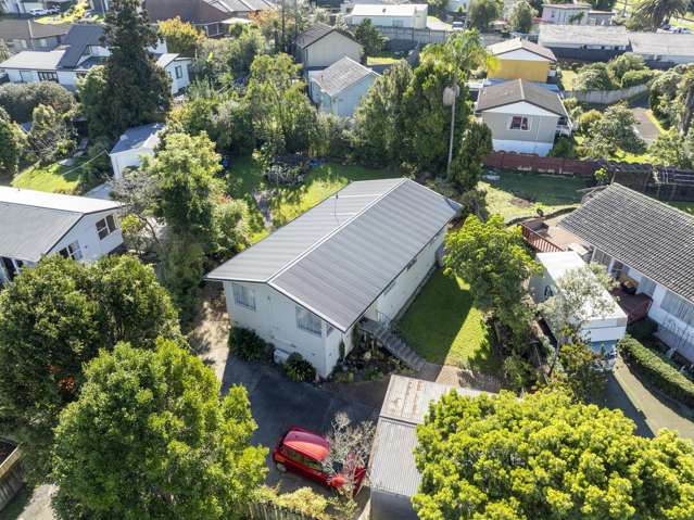 Handy Location - Big Section - Cosy Home