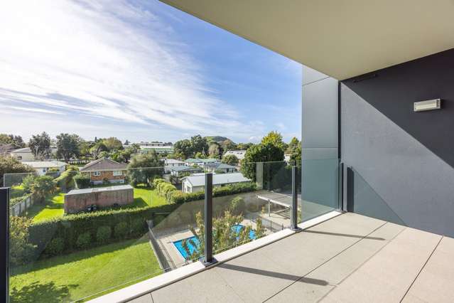 64/8 Thompson Park Road Mount Wellington_1