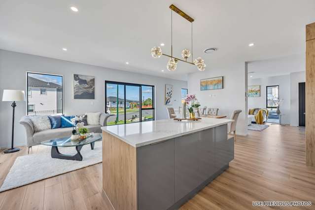 Master built home with 5 ensuites!