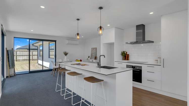 74 Crossley Avenue Woodend_4