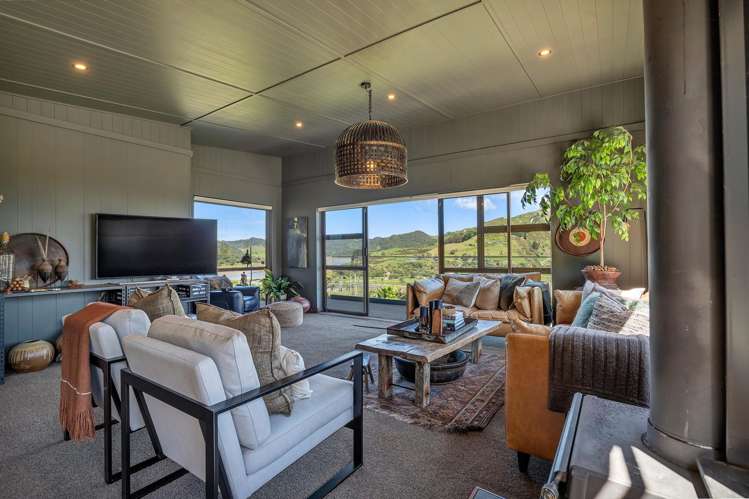 69 North Street Mokau_13