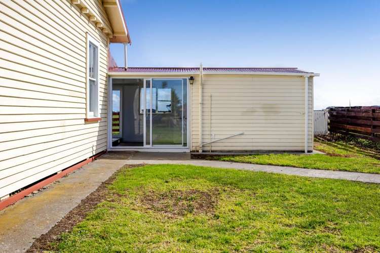 39 Auroa Road Otakeho_16