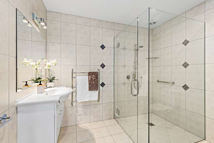 10 Rangimaarie Crescent Snells Beach_16