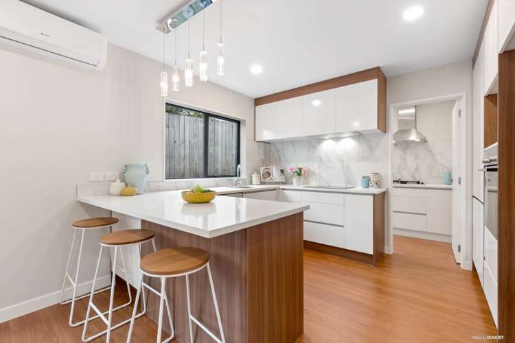 7 Han Court Glen Eden_14