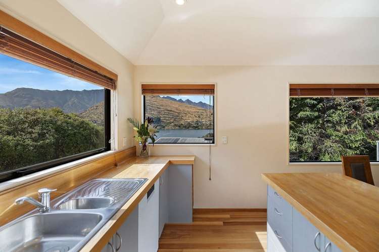 37 Larch Hill Place Queenstown_2