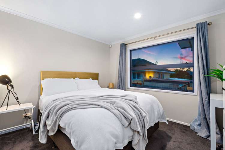 67 Roberts Road Te Atatu South_18