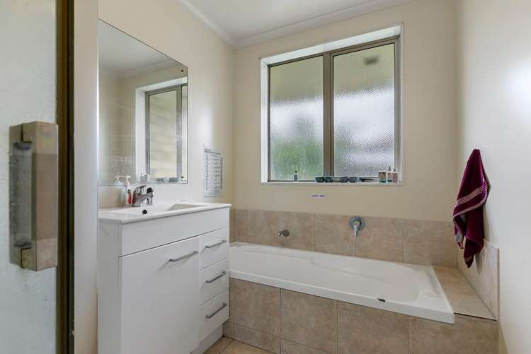 53 Kayes Road Pukekohe_15