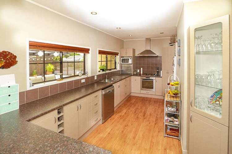 19 Highland Drive Pukete_13