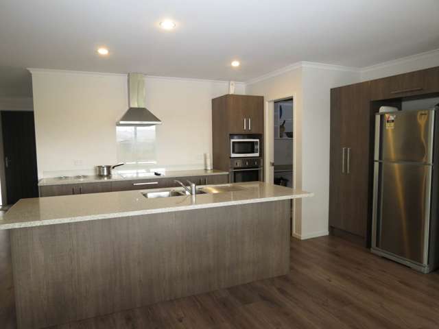 38 Parkhaven Drive Papakura_2