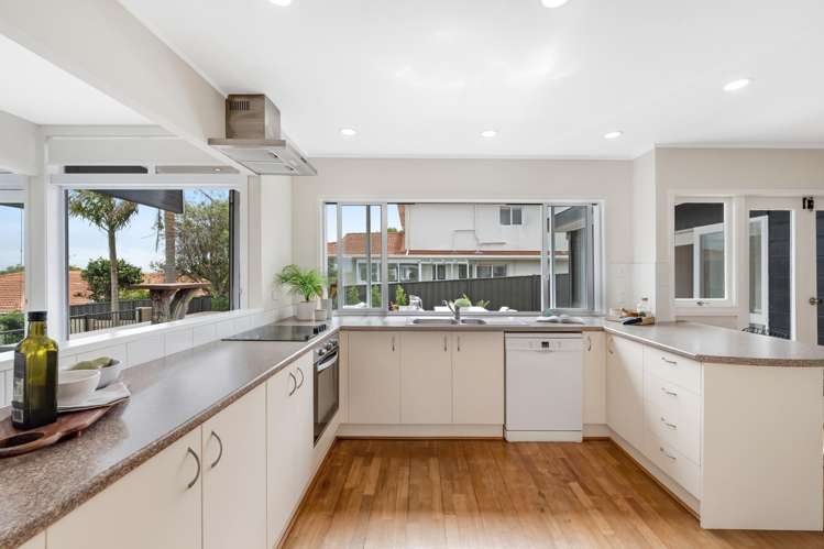 22 Andrea Place Sunnyhills_25