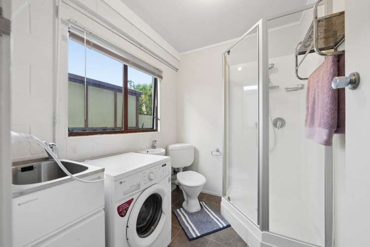 39 Nui Mana Place Te Atatu South_16