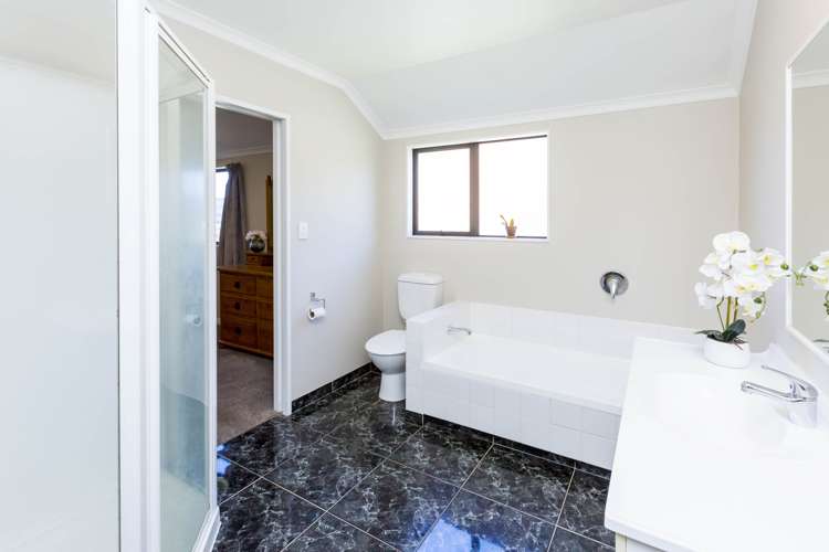 17 Birkinshaw Grove Riverstone Terraces_17