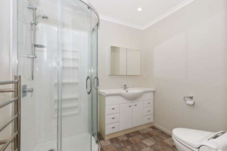 41/8 Village Place Tuakau_6