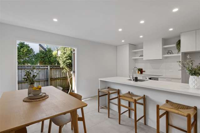 2/43 Rhodes Street Merivale_1