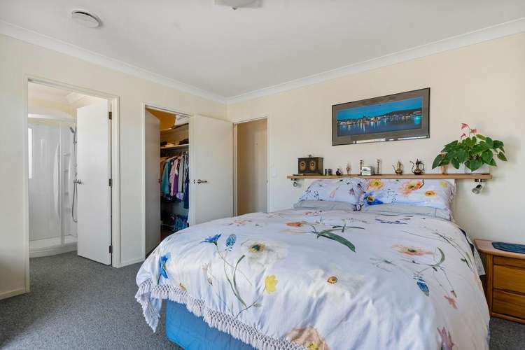 99 Lincoln Road Carterton_18