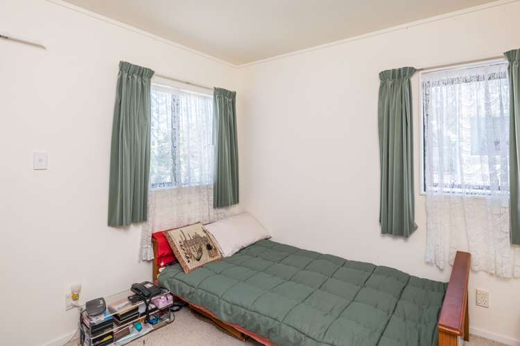 5a Waiwera Crescent Maupuia_7