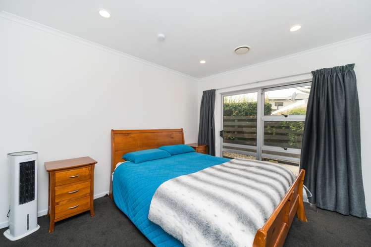 8 Aintree Crescent Awapuni_17