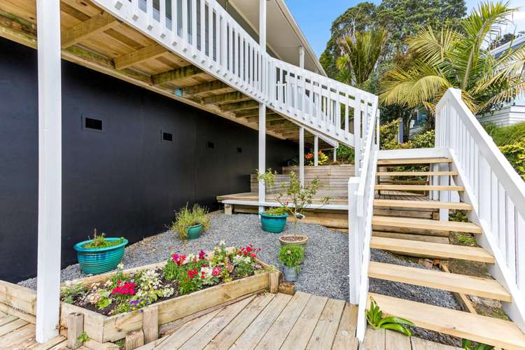 37 Foster Avenue Huia_14