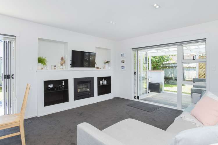 15 Silverstone Place Lytton West_6