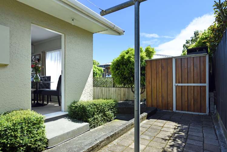 3b/3 Marsden Road Stoke_17