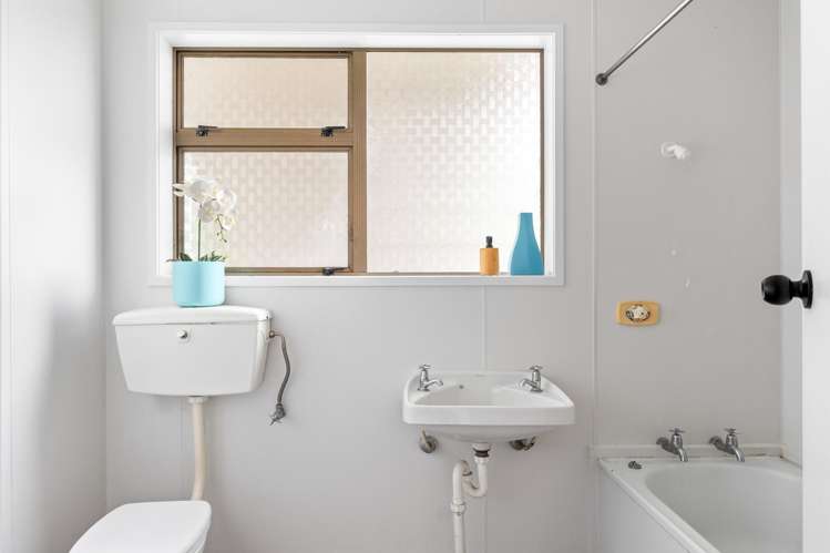 13 & 15 Gillies Street Outer Kaiti_11