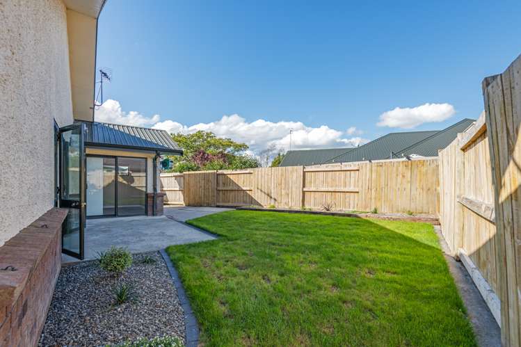 15 Strachan Way Highbury_13