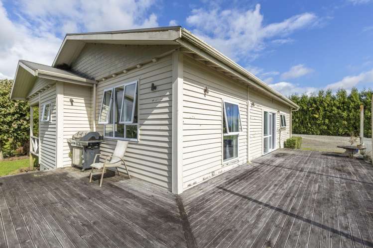 69 Matarikoriko Road Waitara_24