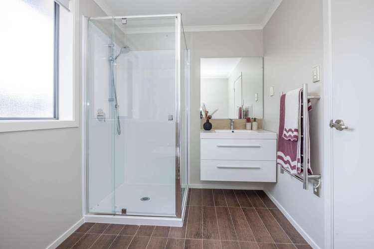 4 Cabourne Drive Glenview_14