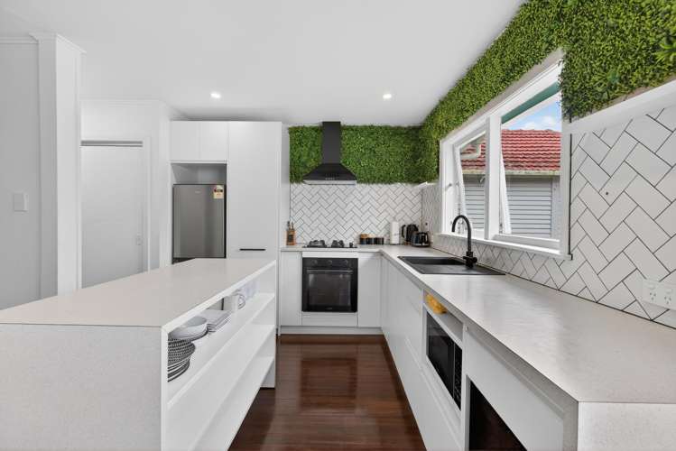 49 Dover Road Wainuiomata_2