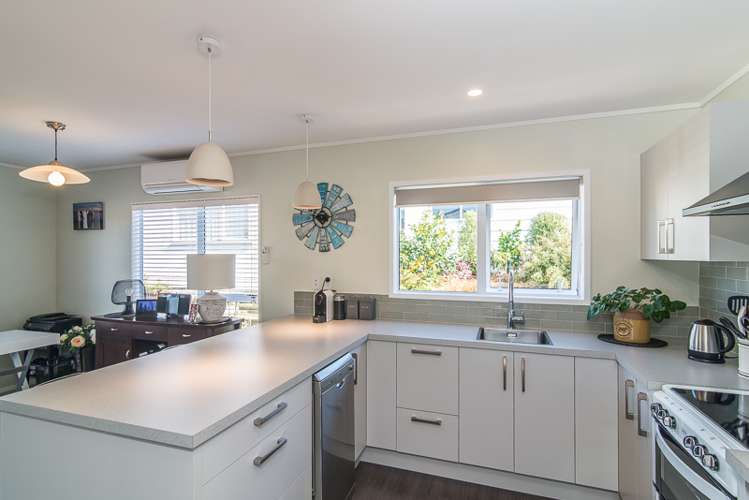1 Beachwater Grove Paraparaumu Beach_8