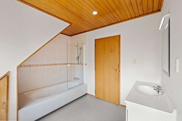 26 Bayview Place Cass Bay_16