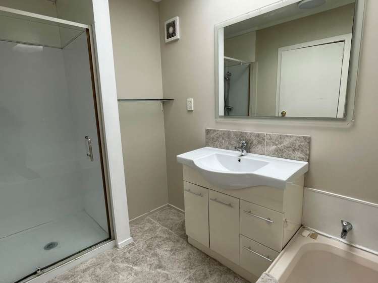 128 Edmonton Road Te Atatu South_9