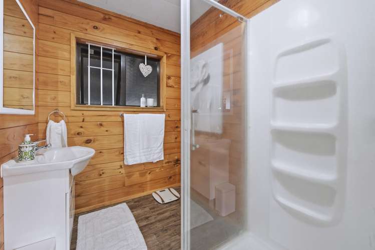 12B Tapsell Road Fairy Springs_13