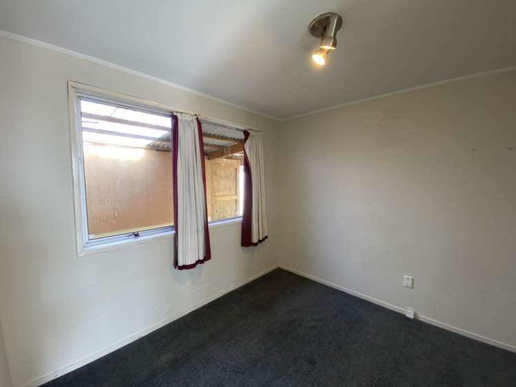 8 Sabot Place Massey_6