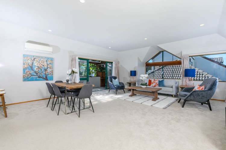 2/10 East Coast Road Milford_1