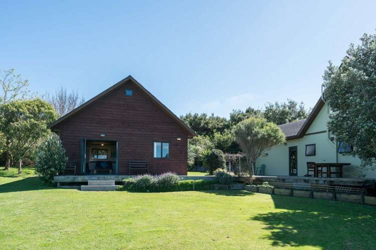 658 Cove Road Waipu_17