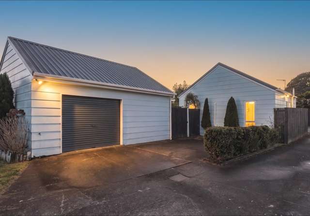 #GAMEDAY Add Value Here - Road Front + 3 Garages!!