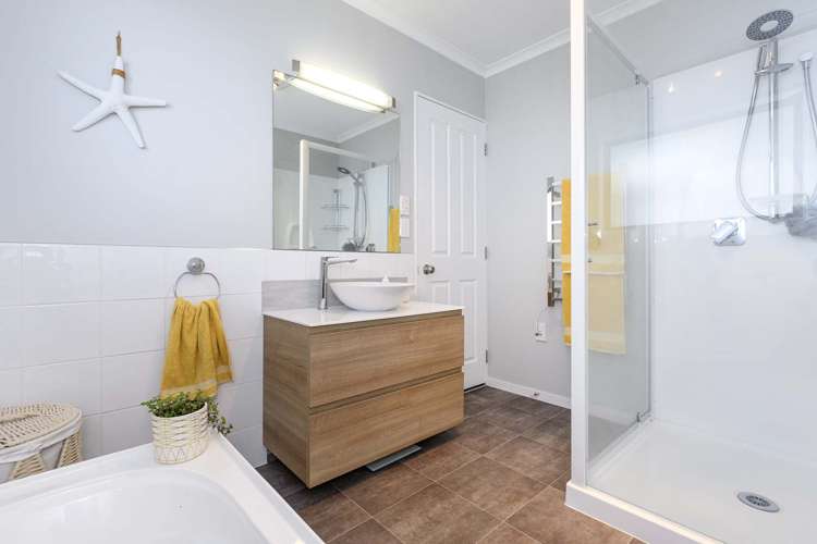 30 Waipuna Grove Welcome Bay_17