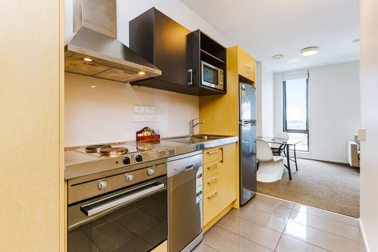 1111/17 Putney Way Manukau_1