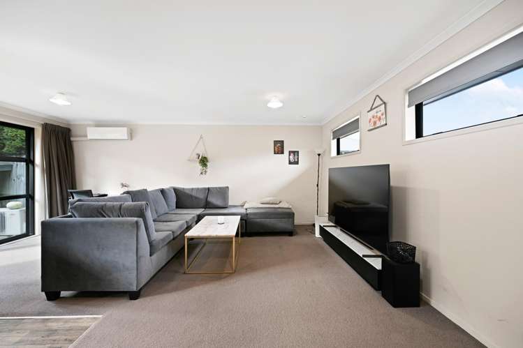 2/102 Old Farm Road Hamilton East_5