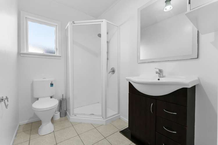 11b Inver Street Glen Eden_14