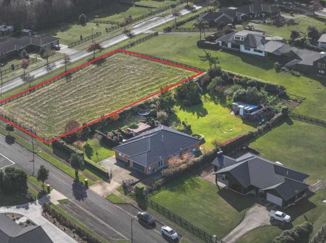 129 McRobbie Road Kingseat_4