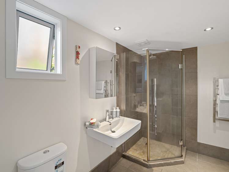 8 Capricorn Place Browns Bay_18