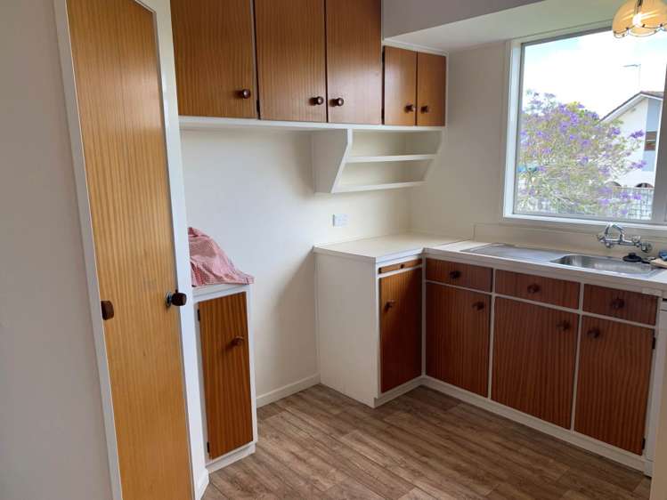 272 Royal Road Massey_14