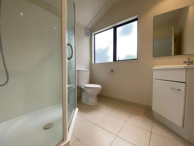 18B Jonathan Place Sunnynook_6